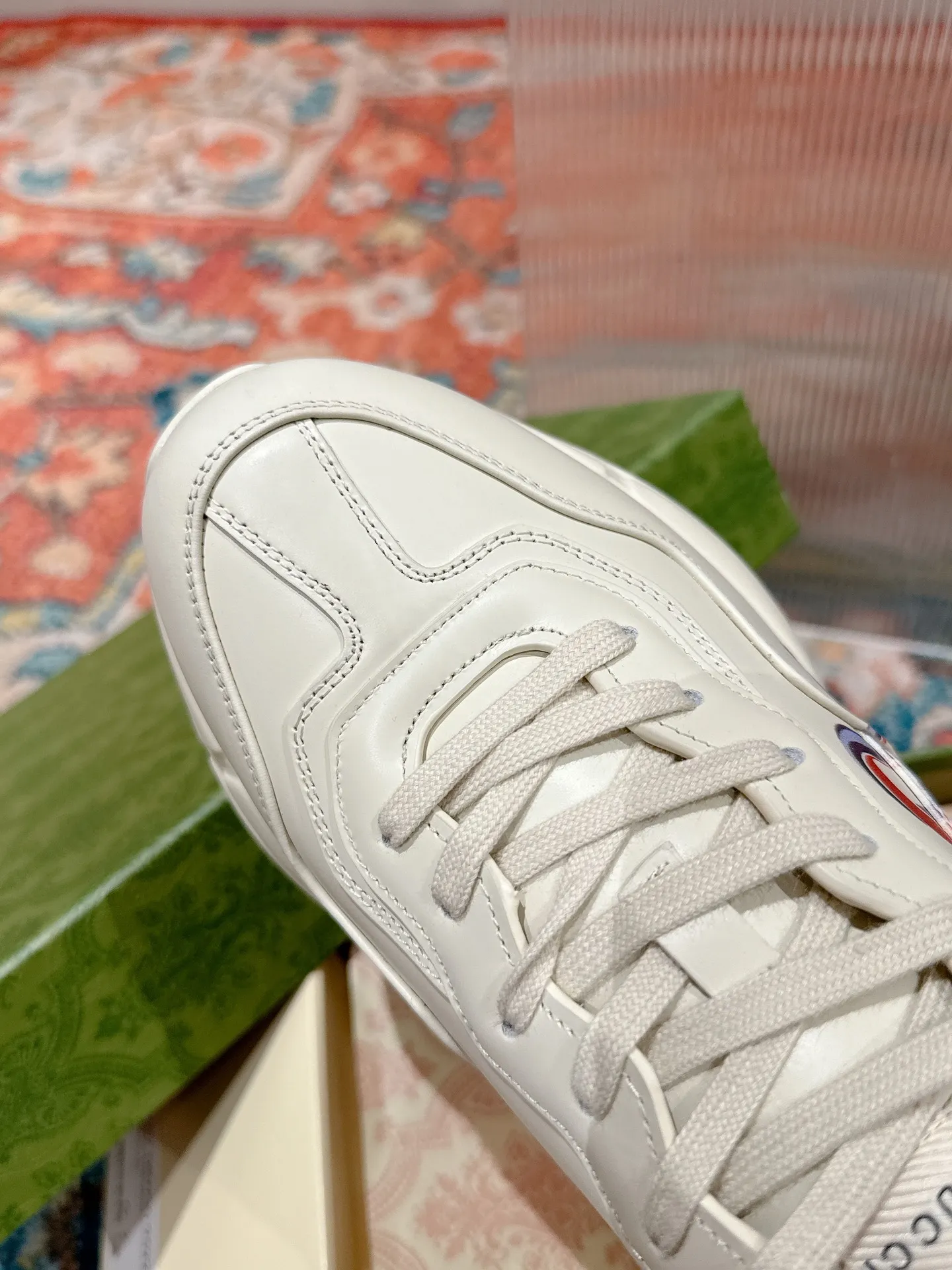 👟👟Ex-factory price 700👟👟 Men's size +10 🇮🇹Italy🇮🇹Gucci GUCCI🇮🇹Dad shoes (purchase level) (original replica) 👑 The original version purchased by Taikoo Hui has been continuously improved and upgraded in details, from the packaging of the shoes - anti-counterfeiting markings - shoe box accessories - fabric optimization - outsole technology - stitching and routing - oil edge technology. We do our best ◼️ Outsole: original plate molding ◼️ Upper: original grade A imported cowhide 🐮 ◼️ lining: original grade A mixed sheepskin 🐑 ◼️ Feet: original grade A mixed sheepskin 🐑 ◼️ Medium and low belt LOGO + original injection molding foot technology + original lasting technology ◼️ Original full set of customized packaging (anti-counterfeiting chip + a cloth bag + GUCCI card envelope + electronic invoice with credit card slip + shoelaces) ◼️ All details of the higher version are consistent with the original version (note the comparison) ◼️ Code number: 35-40 for women and 39-44 for men